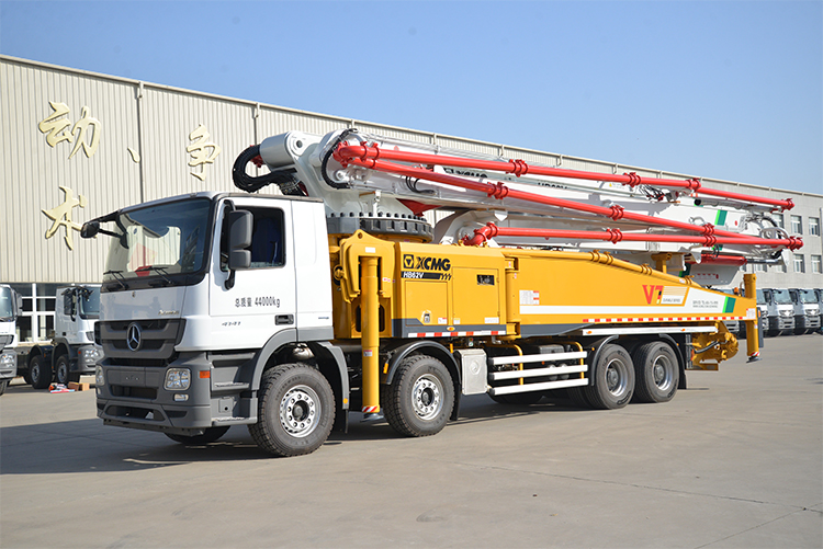 XCMG official 62m concrete pump truck HB62V China concrete truck with Benz chassis for sale